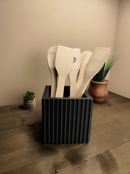 Modern Ribbed Design Kitchen Utensil Holder