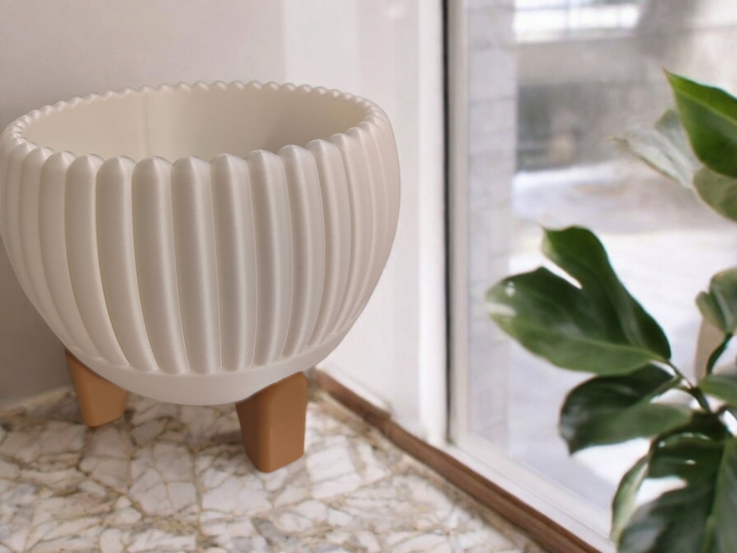 "Luma" Planter